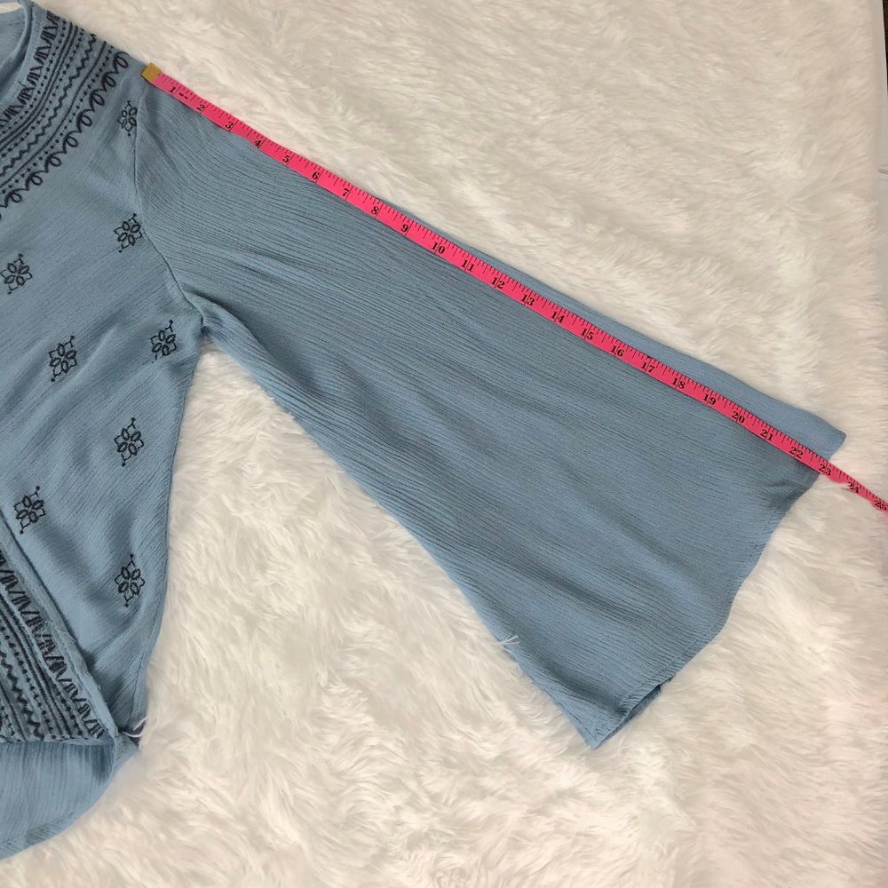 Lt Blue Embroidered Bell Sleeve Surplice V-Neck S - Picture 7 of 9